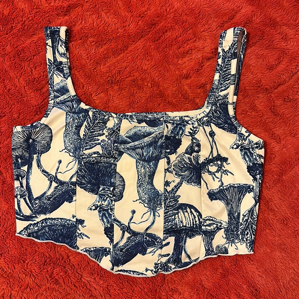 Mushroom crop top 🍄